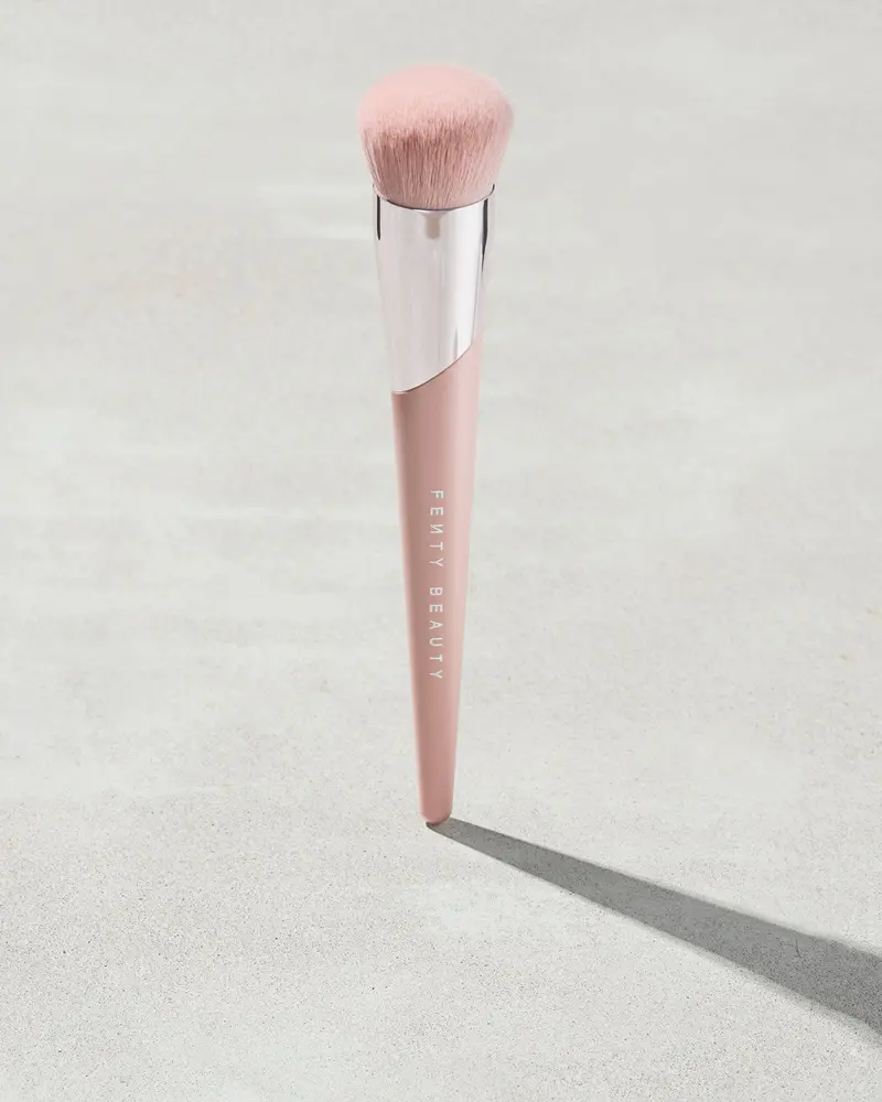 Fenty Beauty Kabuki-Buff Foundation Brush #115 1