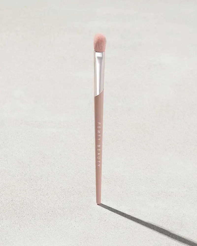 Precision Blending Brush For Seamless Eyeshadow Application 1