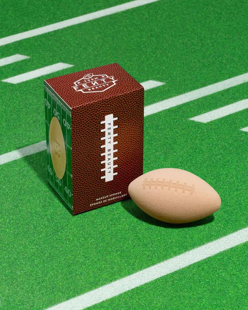 Showstopp'R Football-Shaped Makeup Sponge 1
