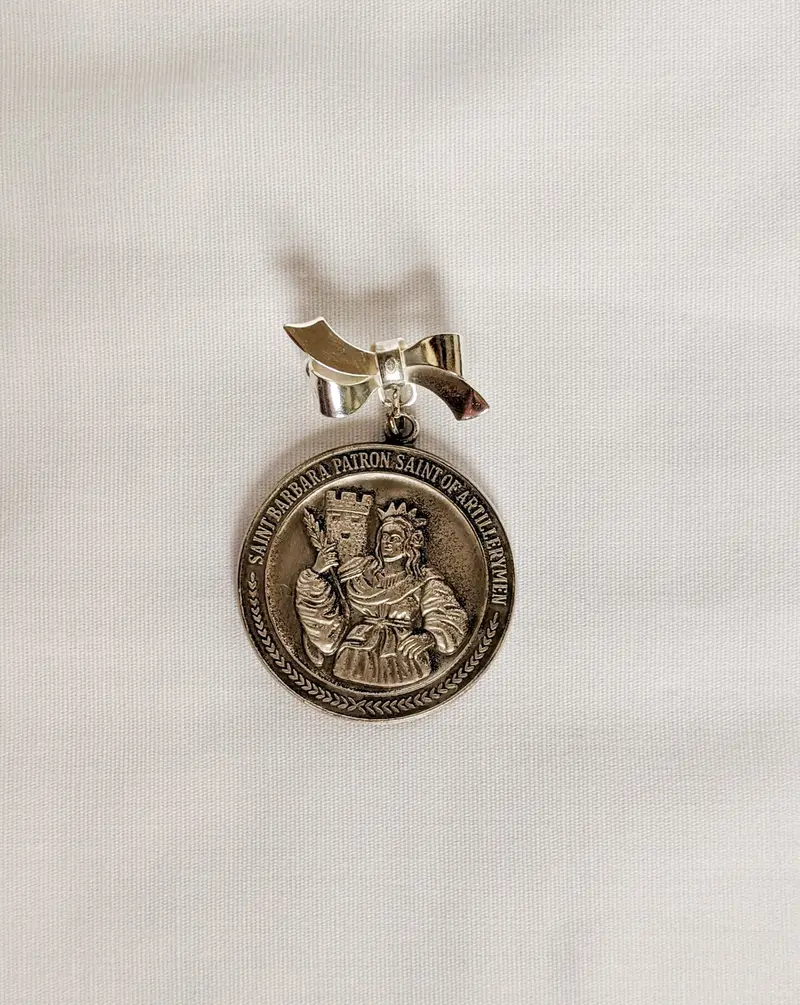 Silver Molly Pitcher / Saint Barbara Bow Pin – Small Elegant Brooch 1